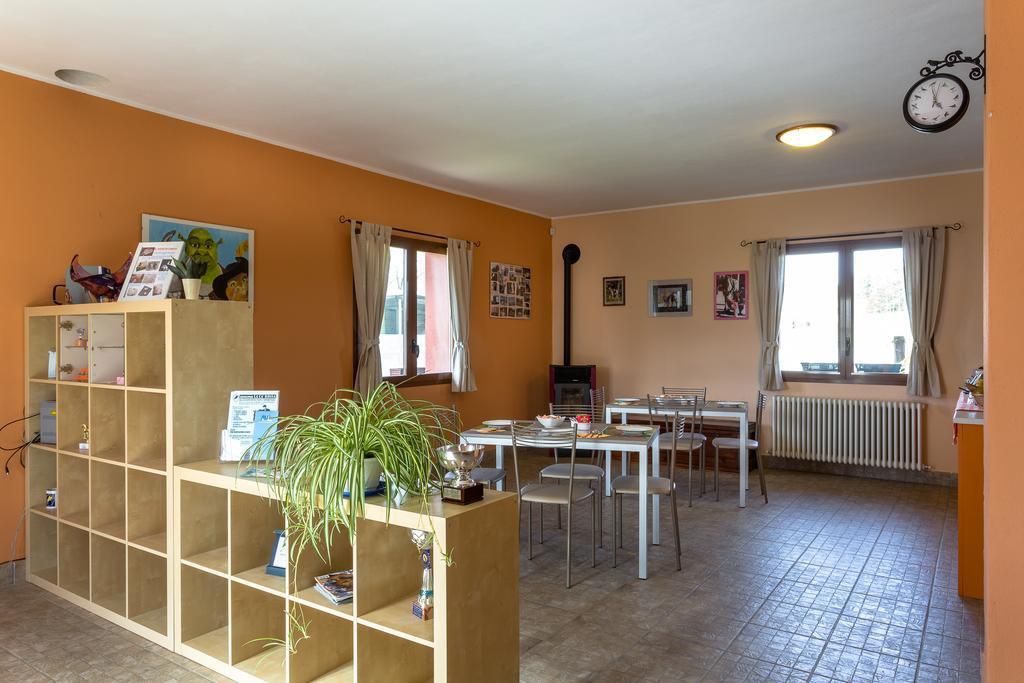 Cantù Agriturismo Jesson Rosamund חדר תמונה