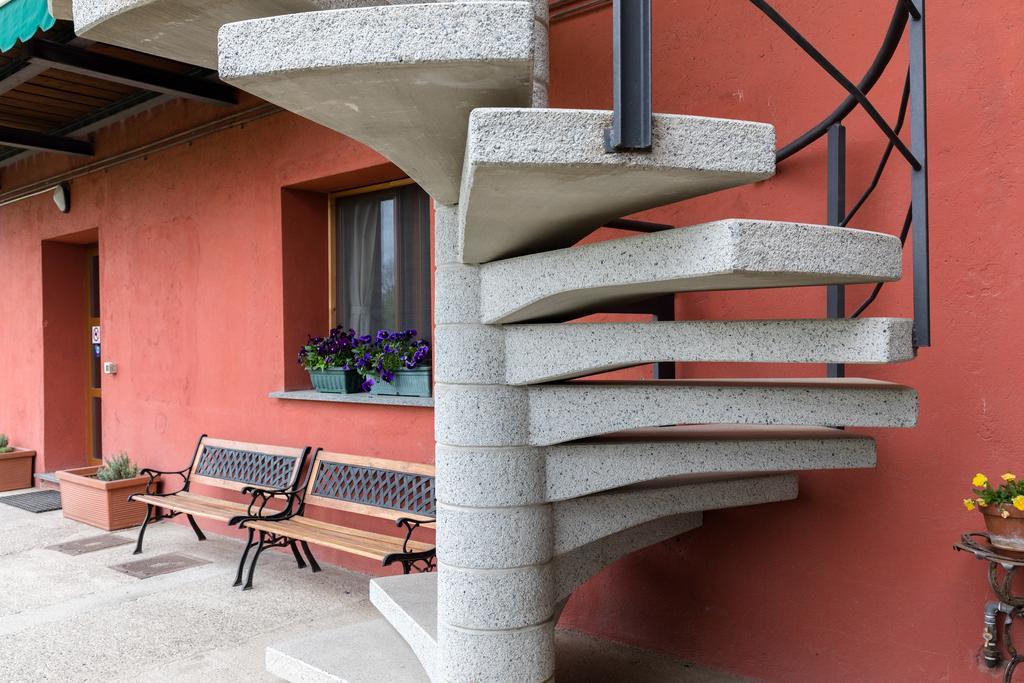 Cantù Agriturismo Jesson Rosamund מראה חיצוני תמונה