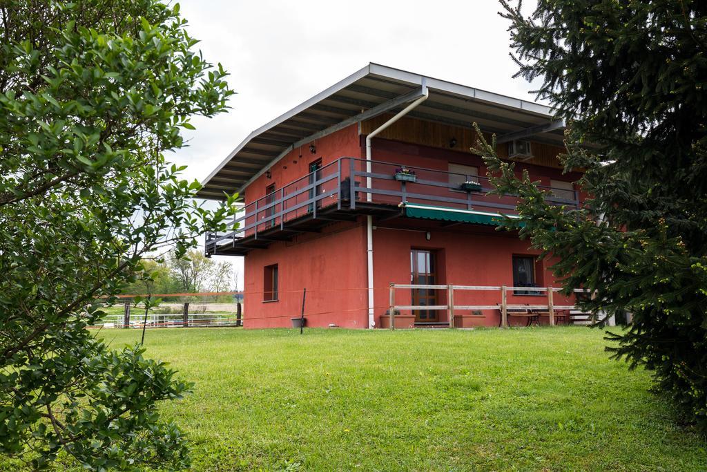 Cantù Agriturismo Jesson Rosamund מראה חיצוני תמונה