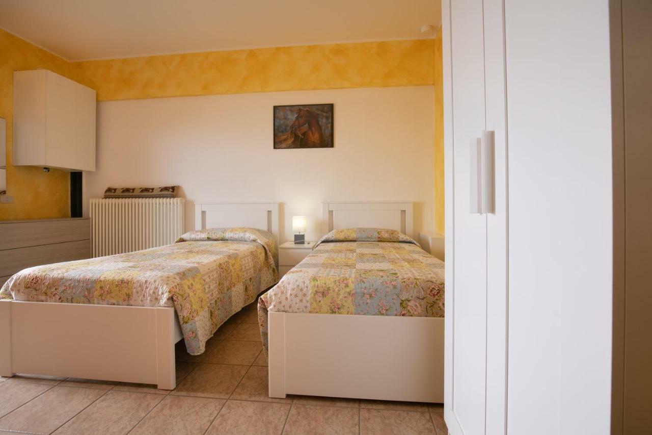 Cantù Agriturismo Jesson Rosamund מראה חיצוני תמונה